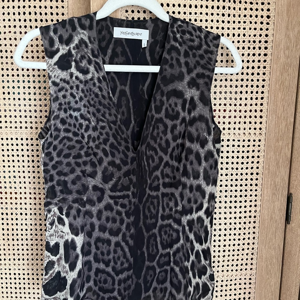 Authentic Yves Saint Laurent 100% silk blouse. Size small 40